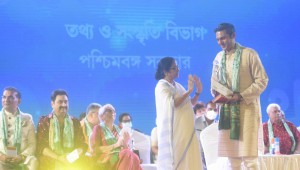 With Hon’ble Chief Minister of West Bengal, Mamta Banerjee (Receiving Award Banga Bhushan)          
